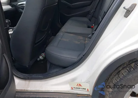 2013 BMW X1 xDrive28I z USA, uszkodzony, nr VIN WBAVL1C51DVR83593